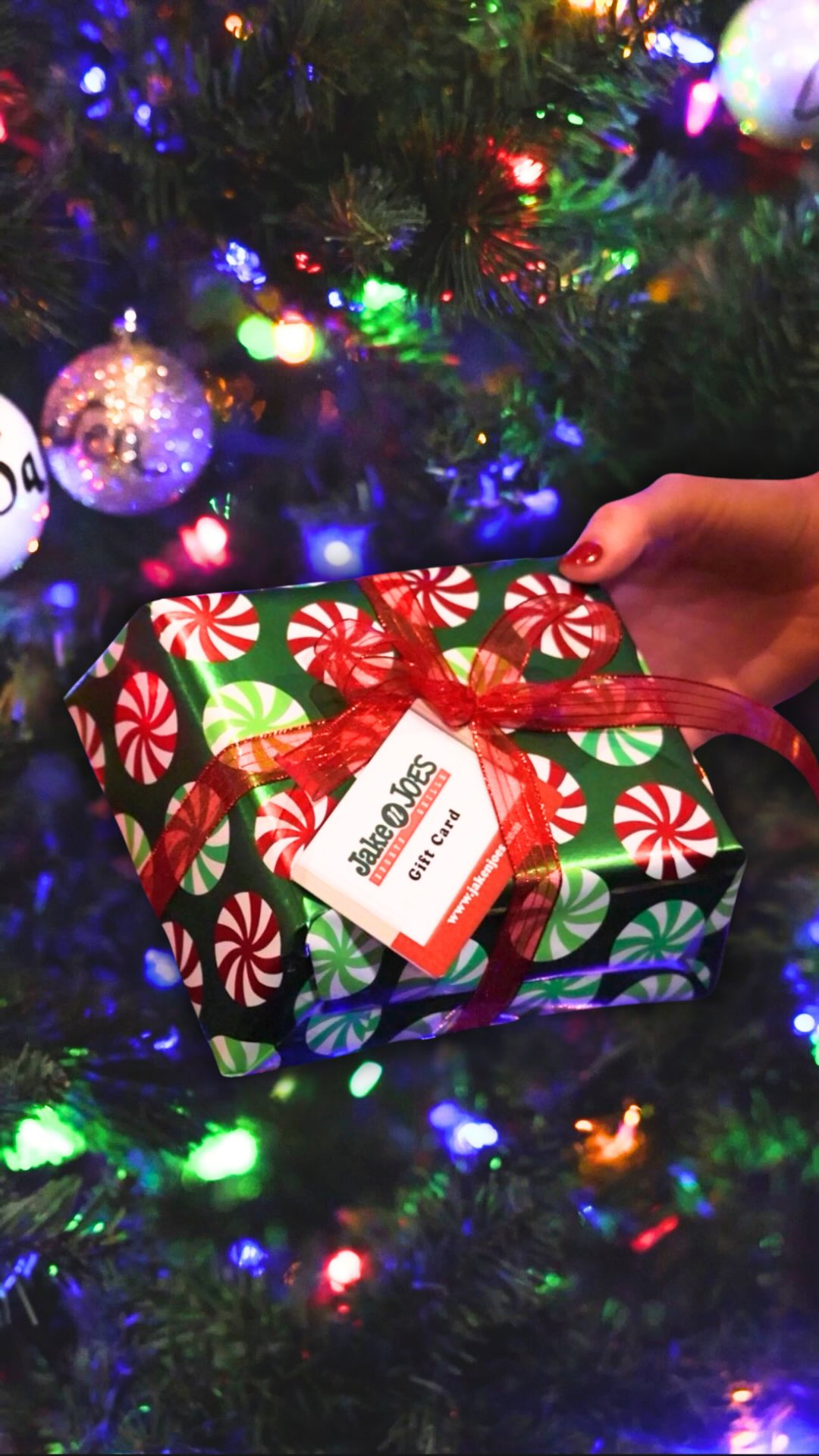 Last-minute Christmas idea that never misses 🎁🍻

Jake n JOES Gift Cards = instant win for the sports fan, the foodie, and the “I’ll decide later” person. ✅